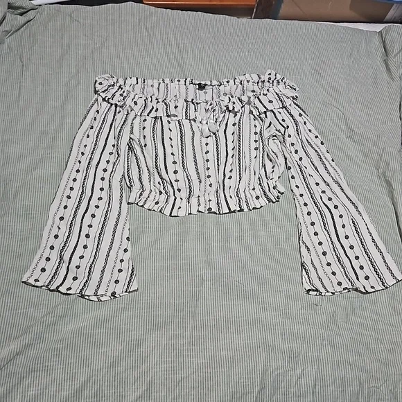 Top - Picture 1 of 3